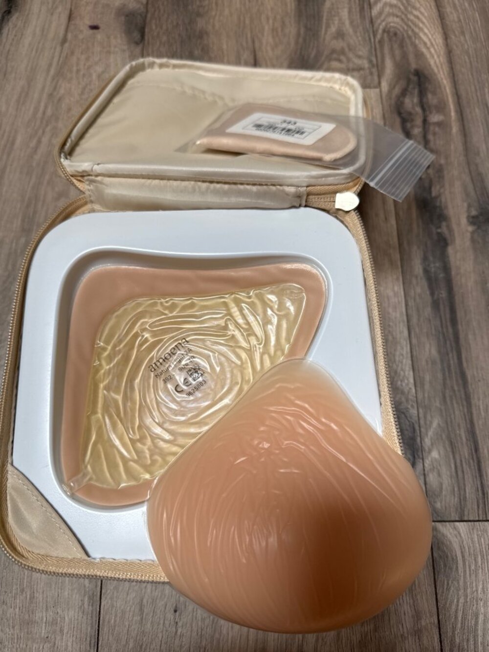 Amoena Breast Forms Essential 1S Size 2 & Natural Light 2A Size 4R With Case